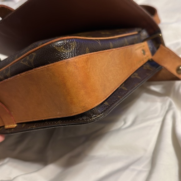Louis Vuitton Cartouchiere Monogram MM Vintage LV Crossbody Messenger Bag/Pouch - Picture 11 of 15